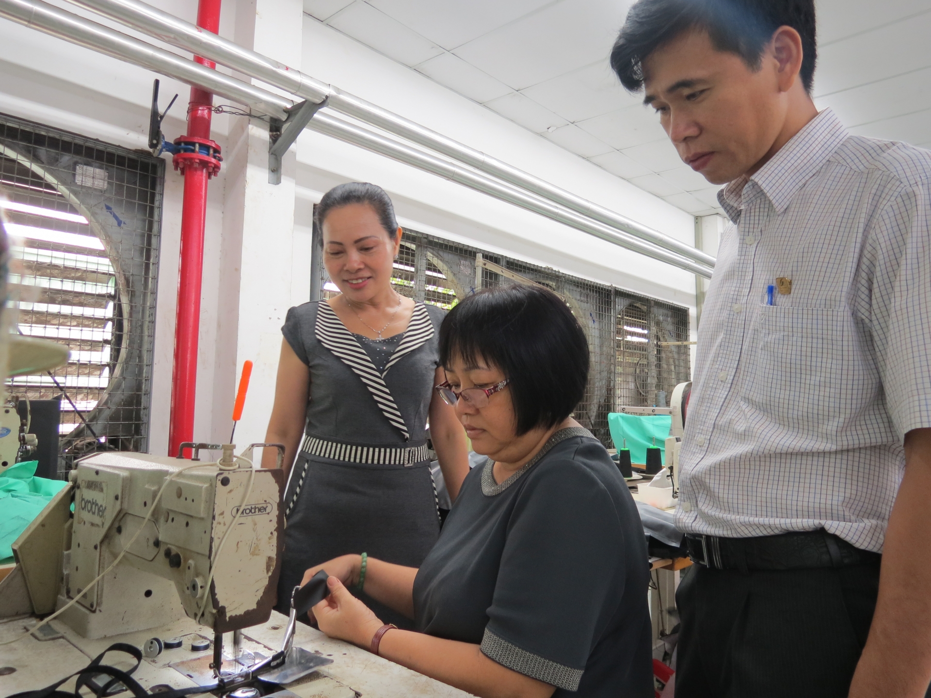 Một số lao động lớn được doanh nghiệp bố trí tiếp tục làm việc tại doanh nghiệp, tiếp tục tham gia BHXH vì chưa đủ năm đóng BHXH để hưởng lương hưu 2615 img 0032