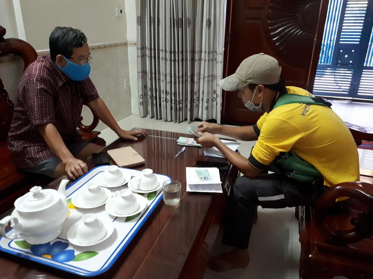 TP.HCM đảm bảo an toàn phòng dịch Covid-19 khi chi trả lương hưu, trợ cấp BHXH TP.HCM đảm bảo an toàn phòng dịch Covid 19 khi chi trả lương hưu, trợ cấp BHXH