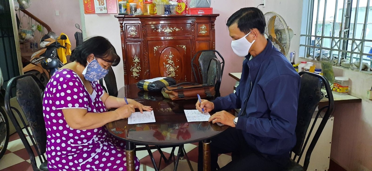 TP.HCM đảm bảo an toàn phòng dịch Covid-19 khi chi trả lương hưu, trợ cấp BHXH TP.HCM đảm bảo an toàn phòng dịch Covid 19 khi chi trả lương hưu, trợ cấp BHXH