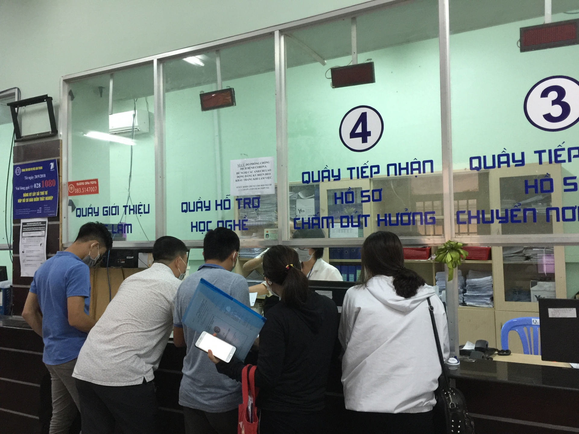 Nghỉ việc vì tức đồng nghiệp, lận đận nửa năm không xin được việc do Covid-19 Nghỉ việc vì tức đồng nghiệp, lận đận nửa năm không xin được việc do Covid 19