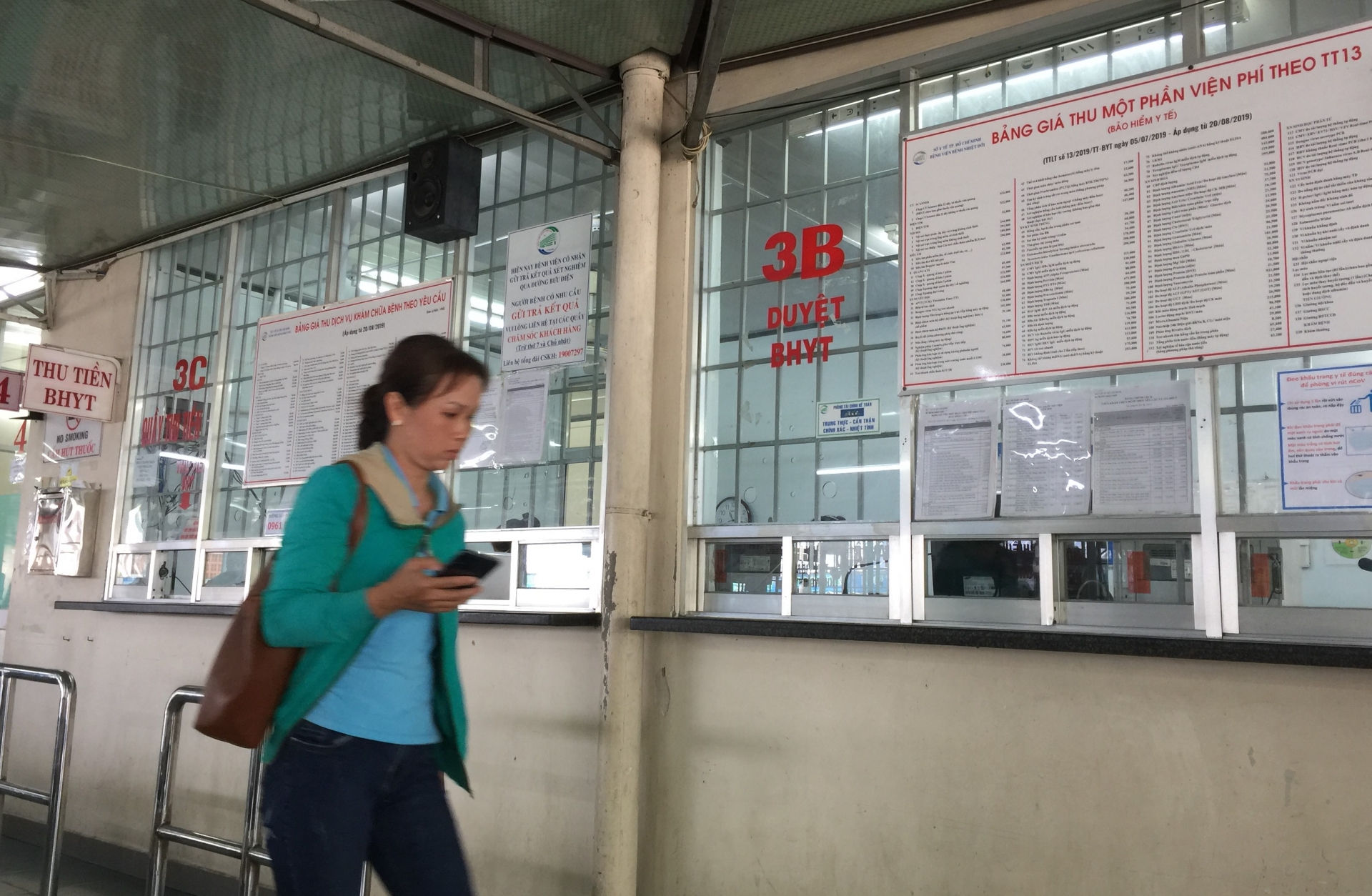 Sinh sống ngoại thành đi khám bệnh ở trung tâm thành phố có được hưởng BHYT đúng tuyến? Sinh sống ngoại thành đi khám bệnh ở trung tâm thành phố có được hưởng BHYT đúng tuyến?