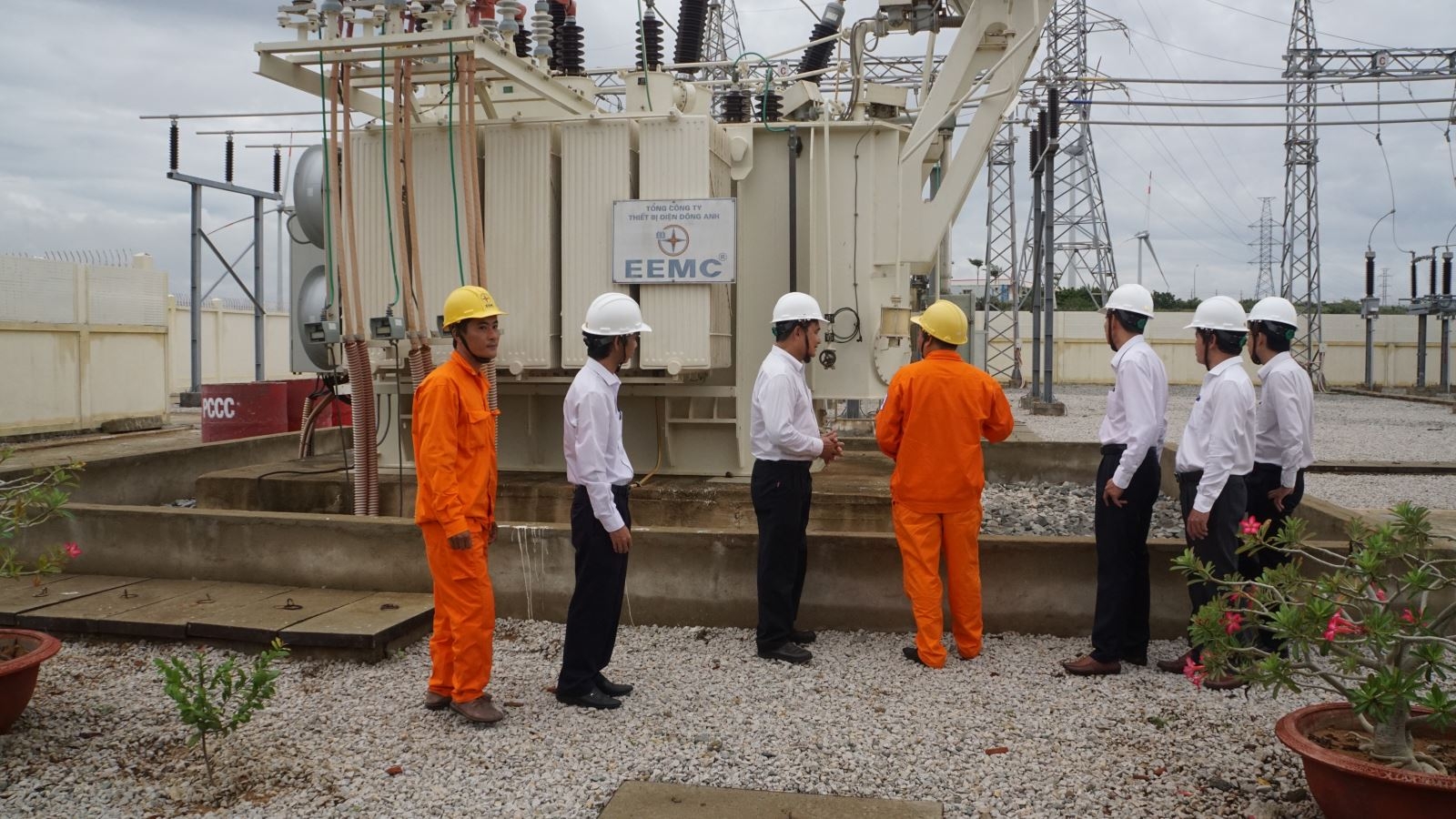 Lãnh đạo EVNSPC kiểm tra công tác chuẩn bị ứng phó mưa bão tại Ninh Thuận Lãnh đạo EVNSPC kiểm tra công tác chuẩn bị ứng phó mưa bão tại Ninh Thuận