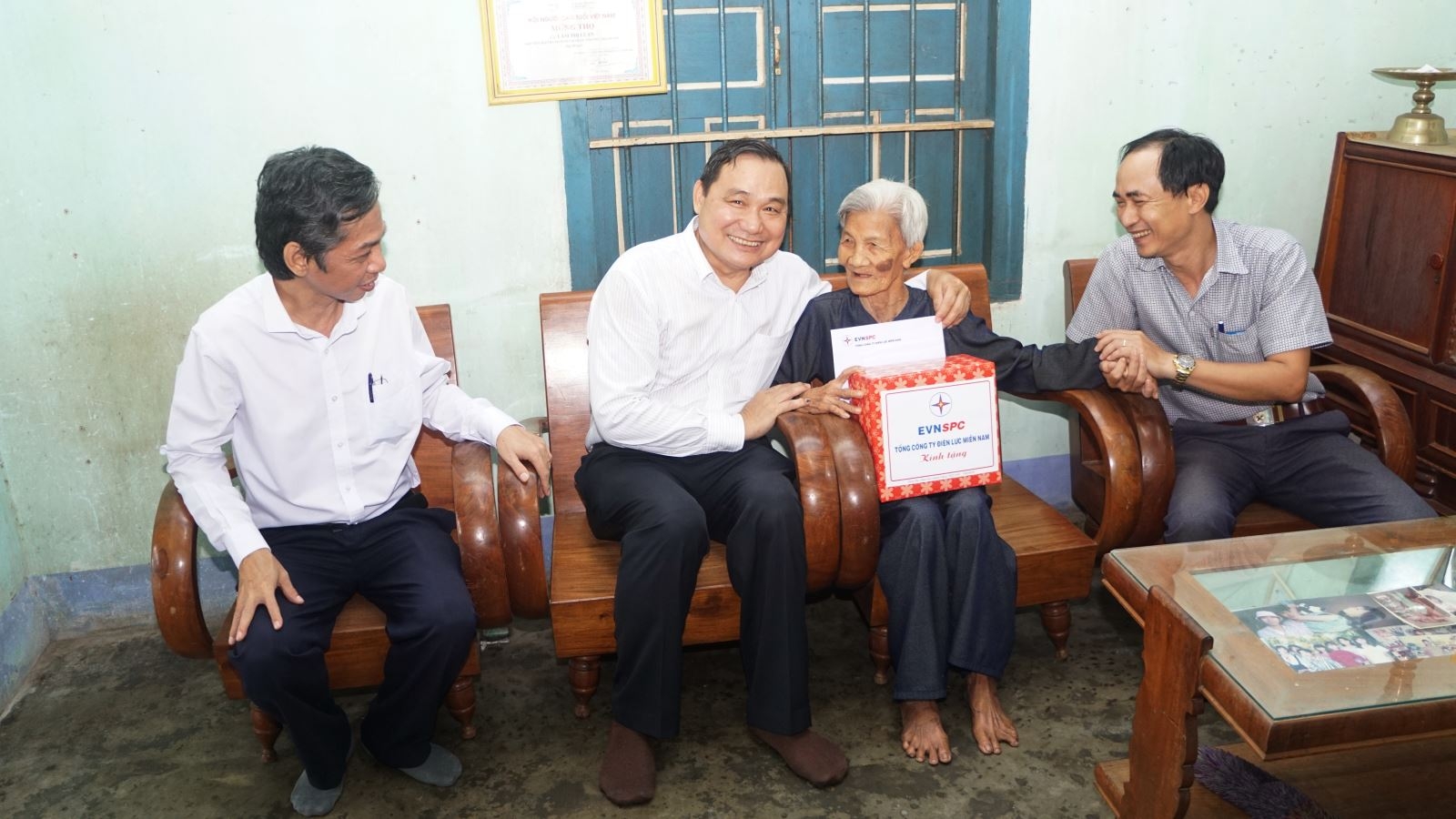 Lãnh đạo EVNSPC kiểm tra công tác chuẩn bị ứng phó mưa bão tại Ninh Thuận Lãnh đạo EVNSPC kiểm tra công tác chuẩn bị ứng phó mưa bão tại Ninh Thuận