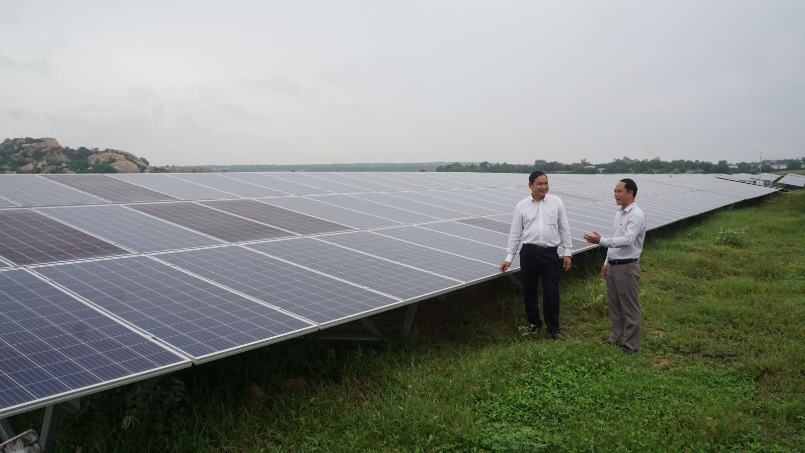 Lãnh đạo EVNSPC kiểm tra công tác chuẩn bị ứng phó mưa bão tại Ninh Thuận Lãnh đạo EVNSPC kiểm tra công tác chuẩn bị ứng phó mưa bão tại Ninh Thuận