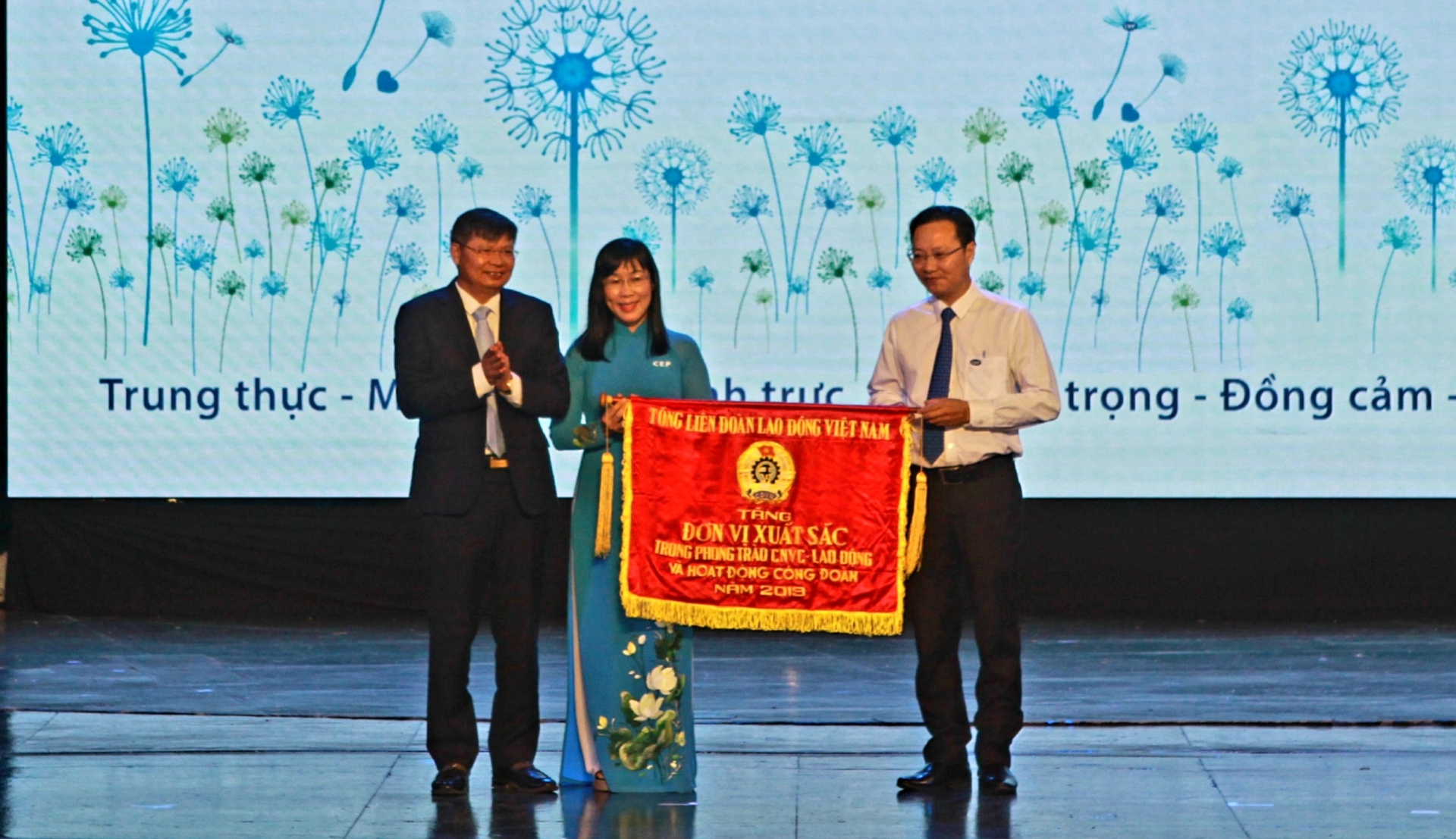 29 năm, CEP kiên trì phục vụ người lao động nghèo, người có thu nhập thấp