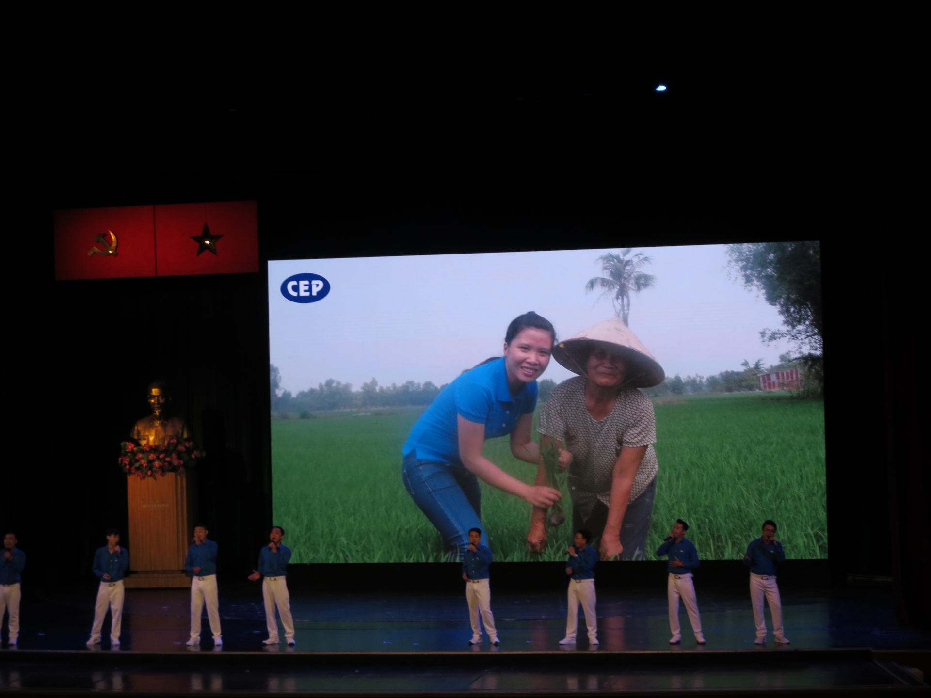 Kỳ cuối: CEP đã giúp người lao động nghèo vượt qua tín dụng đen, vươn lên ra sao?