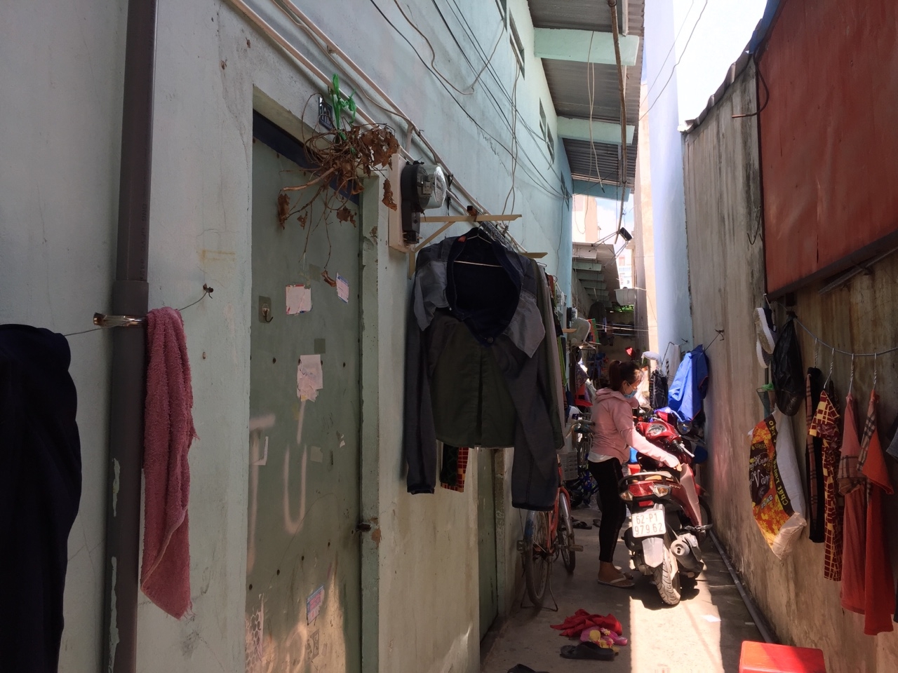 “Em ơi, năm nay không có thưởng Tết thì mình tính sao?” “Em ơi, năm nay không có thưởng Tết thì mình tính sao?”