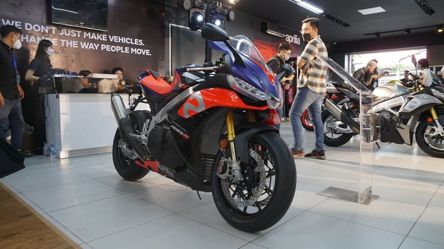 Piaggio khai trương Motoplex, chính thức phân xe phân khối lớn tại Việt Nam