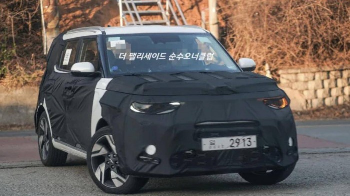 Kia Soul bản nâng cấp chạy thử, đầu xe giống Kia K3 mới Kia Soul bản nâng cấp chạy thử, đầu xe giống Kia K3 mới