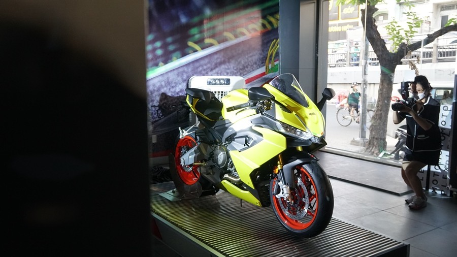 Piaggio khai trương Motoplex, chính thức phân xe phân khối lớn tại Việt Nam