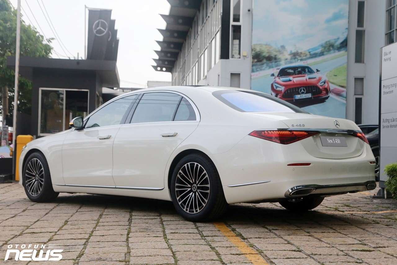 Cận cảnh Mercedes S450 2022 nhập khẩu chính hãng giá 5,2 tỷ đồng Cận cảnh Mercedes S450 2022 nhập khẩu chính hãng giá 5,2 tỷ đồng