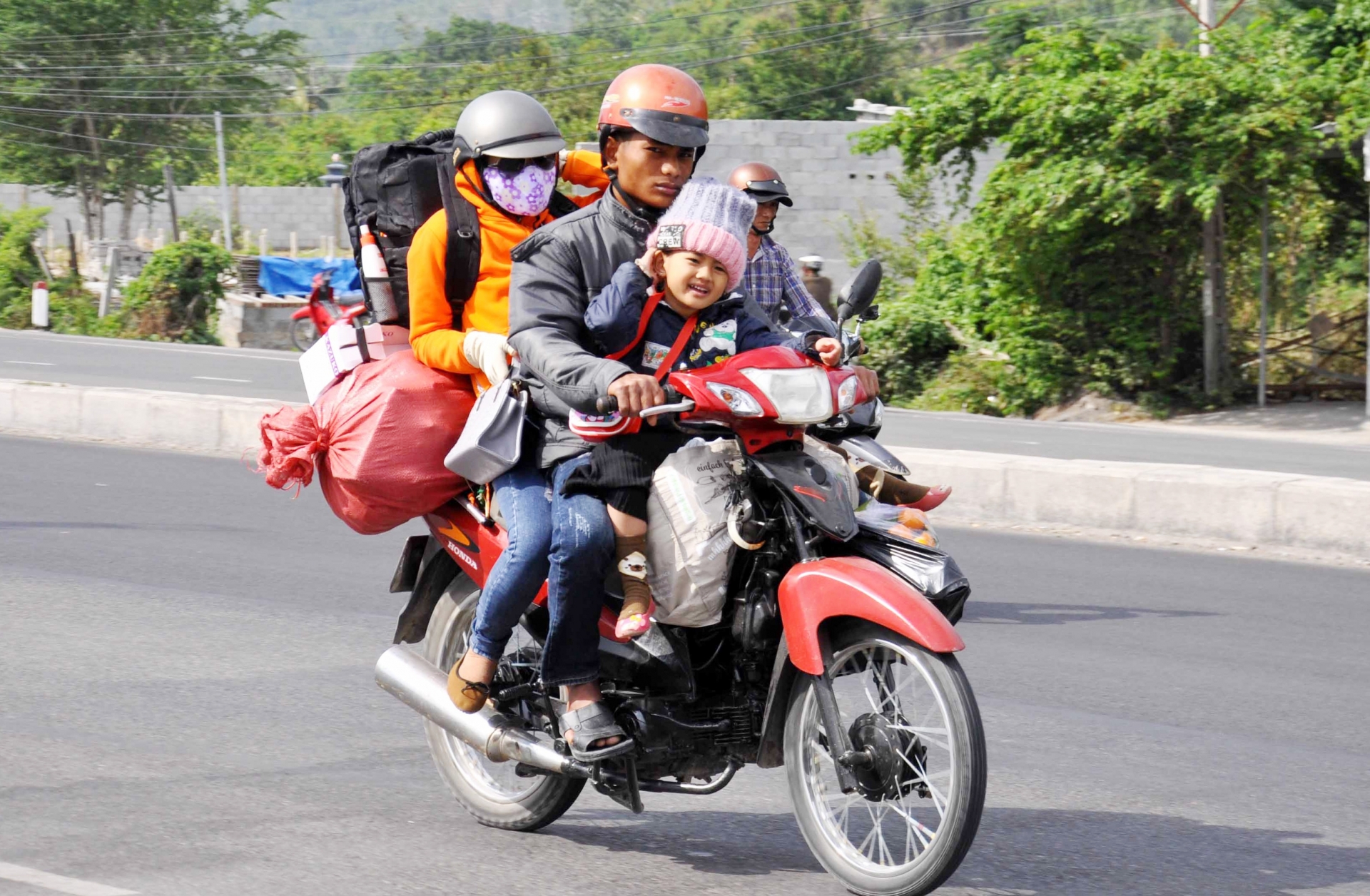 Người lao động về quê ăn Tết