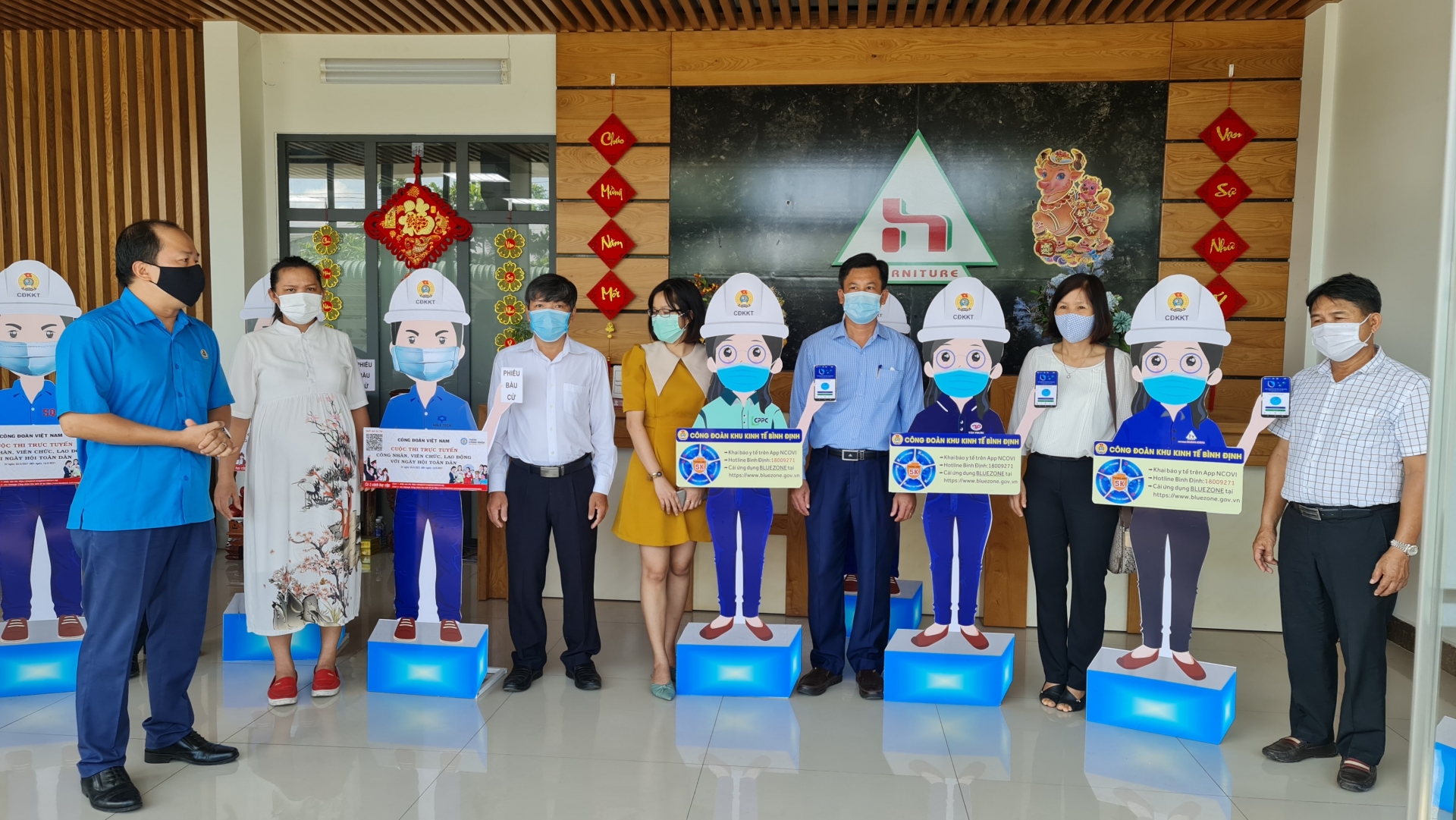 "Túi quà yêu thương" - Sáng tạo trong công tác phòng, chống dịch của Công đoàn KKT Bình Định