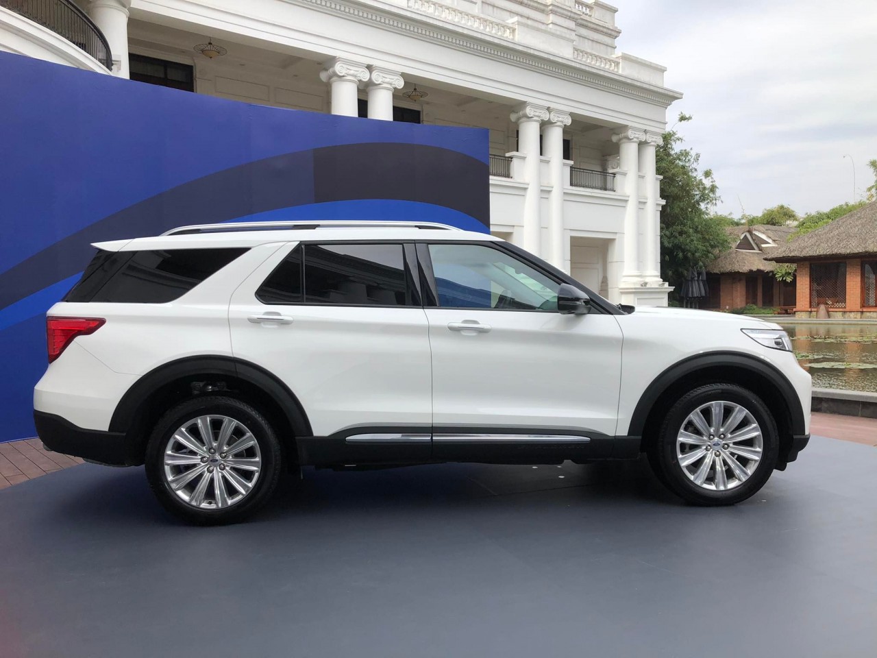 Giá lăn bánh Ford Explorer 2022 vừa ra mắt Giá lăn bánh Ford Explorer 2022 vừa ra mắt