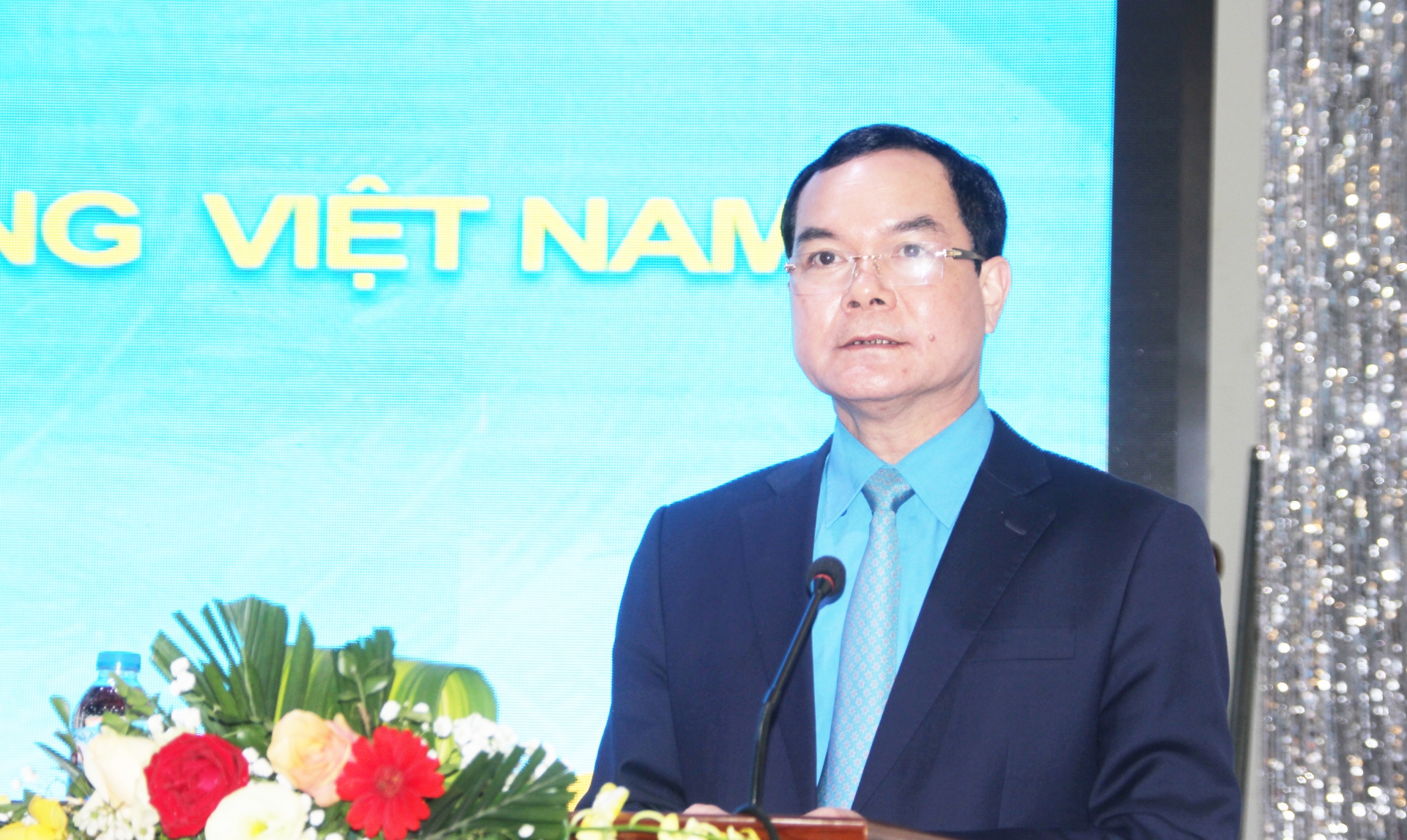 Nghị quyết Hội nghị Ban Chấp hành Tổng Liên đoàn lần thứ 10, khoá XII