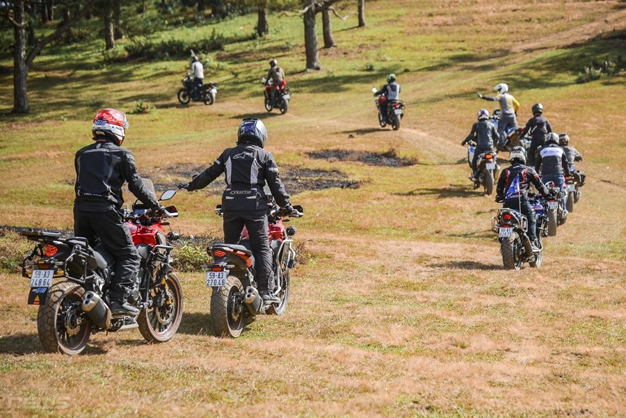 Vượt Covid, gần 300 anh em biker hội tụ tại Honda Biker Day Vượt Covid, gần 300 anh em biker hội tụ tại Honda Biker Day