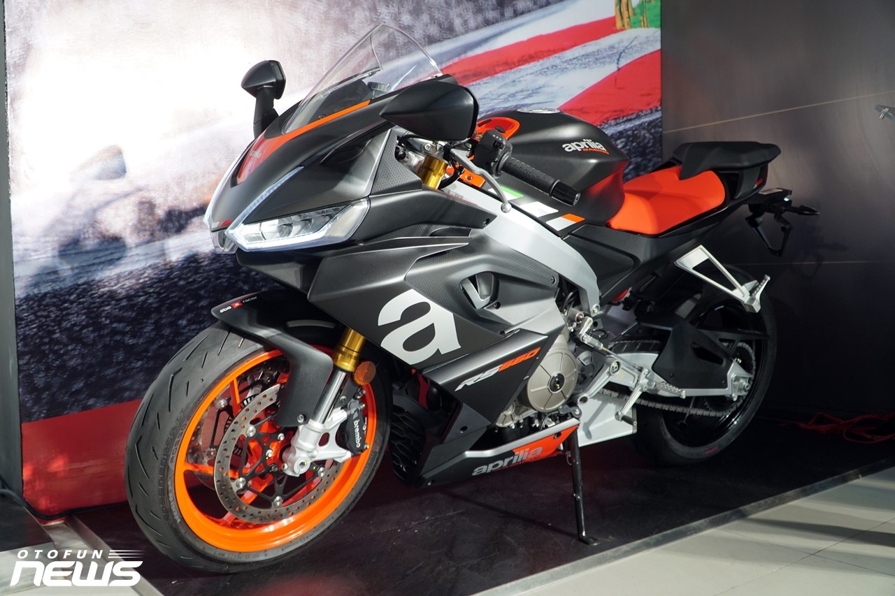 Piaggio khai trương showroom Motoplex đầu tiên tại Hà Nội Piaggio khai trương showroom Motoplex đầu tiên tại Hà Nội