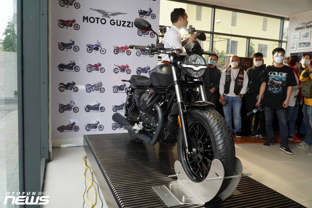 Piaggio khai trương showroom Motoplex đầu tiên tại Hà Nội Piaggio khai trương showroom Motoplex đầu tiên tại Hà Nội