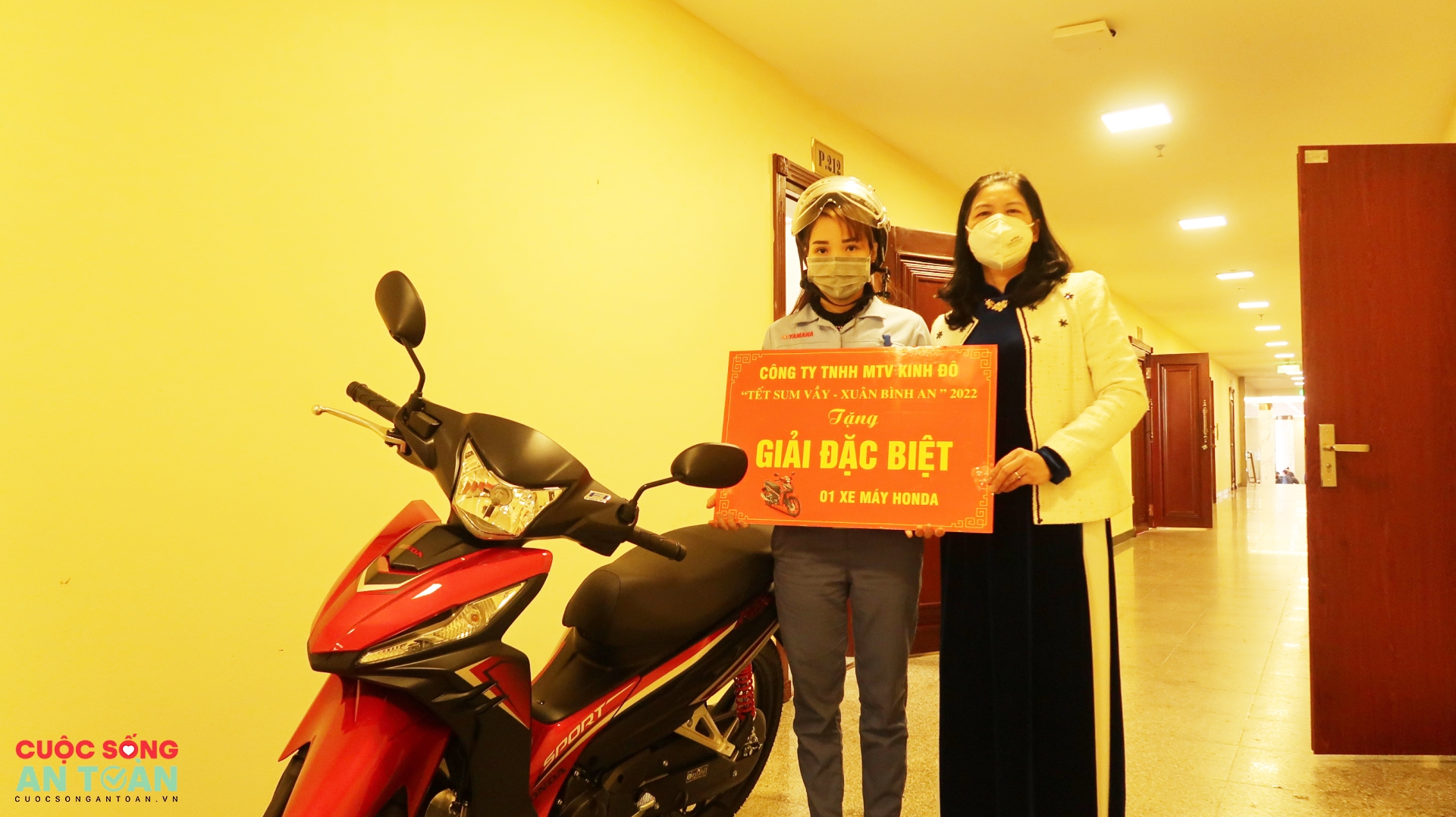 Sau "Tết sum vầy", nữ công nhân vui mừng nói: “Tết này tôi có nhà mới, xe mới” Sau "Tết sum vầy", nữ công nhân vui mừng nói: “Tết này tôi có nhà mới, xe mới”