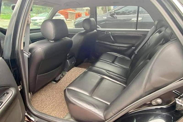 Toyota Crown 24 tuổi biển 