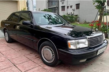 Toyota Crown 24 tuổi biển 