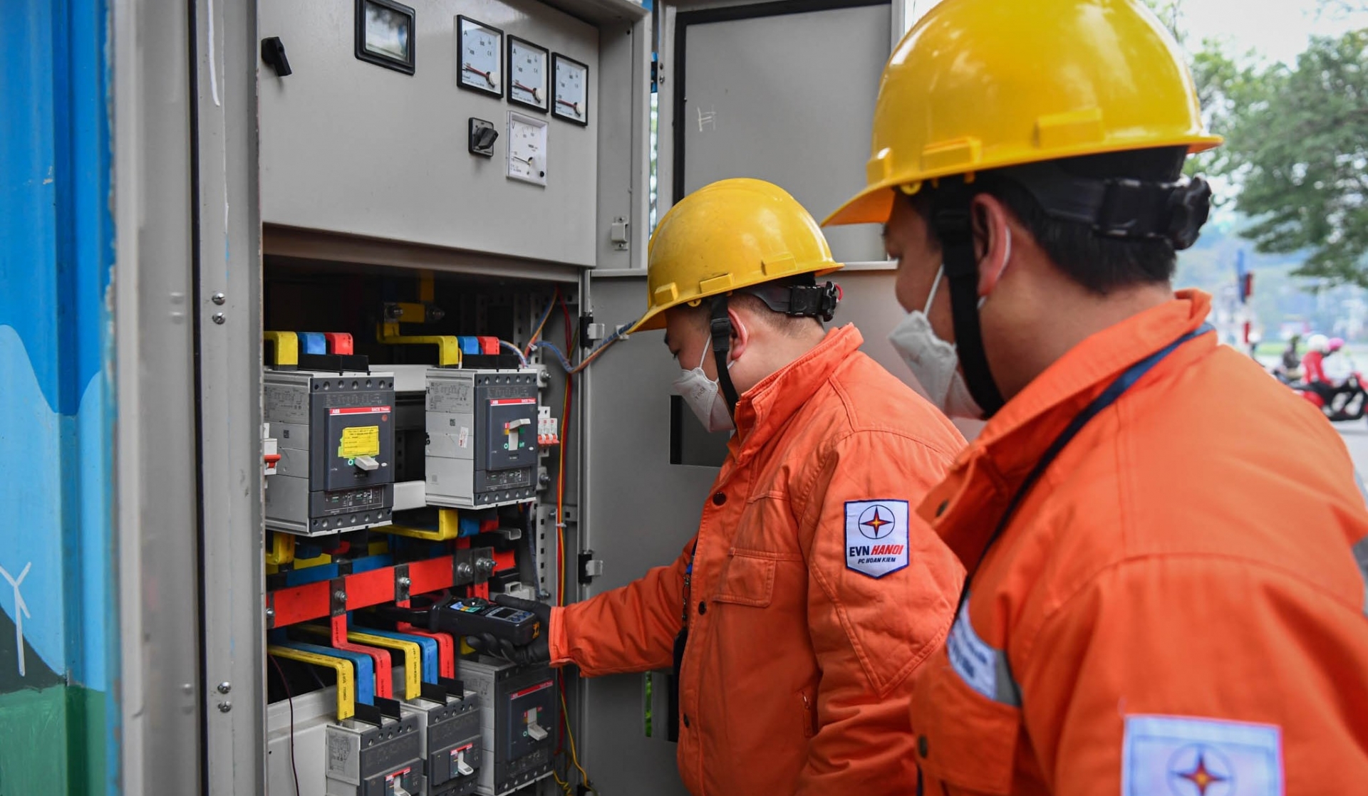 Tháng Giêng là tháng...