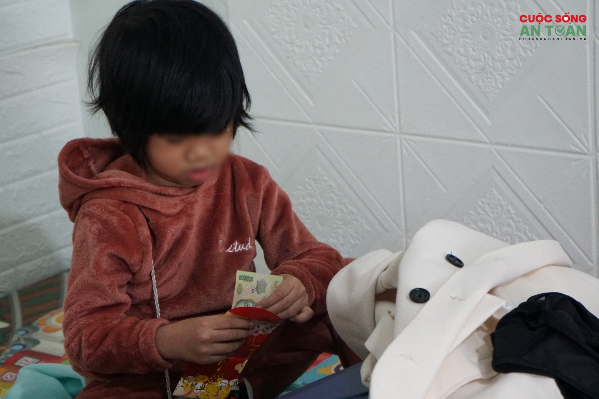 Tết này, có những người đàn bà cô đơn ở lại khu công nghiệp…