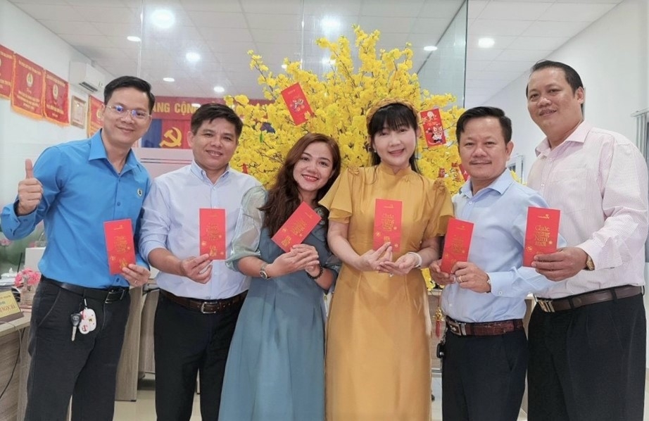 Năm mới với nhiều hy vọng tốt đẹp đến với đoàn viên, người lao động
