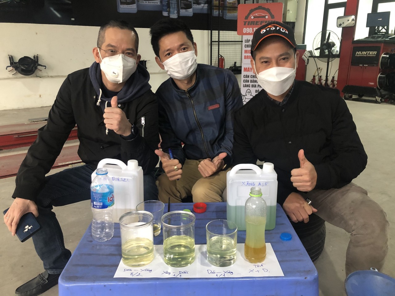 Thử nghiệm thực tế: Xăng A95 có thể hòa tan vào dầu diesel Thử nghiệm thực tế: Xăng A95 có thể hòa tan vào dầu diesel