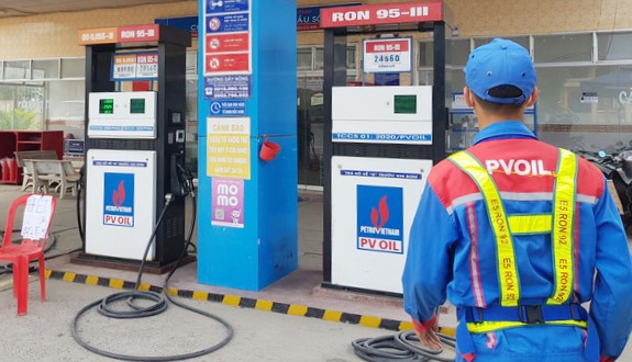 Khan hiếm xăng dầu - "trống đánh xuôi, kèn thổi ngược"! Khan hiếm xăng dầu - "trống đánh xuôi, kèn thổi ngược"!