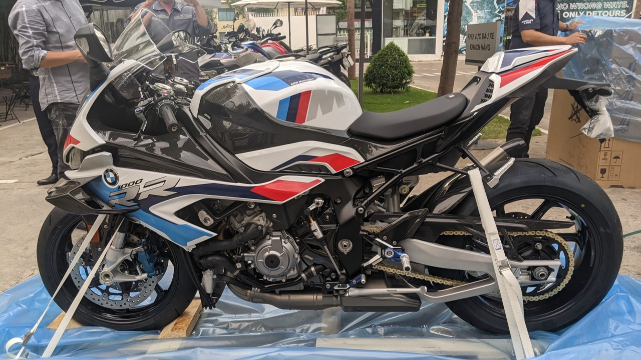 Superbike BMW M 1000 RR giá 1,6 tỷ đồng tại Việt Nam Superbike BMW M 1000 RR giá 1,6 tỷ đồng tại Việt Nam