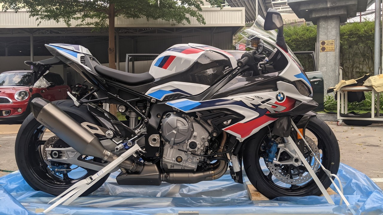 Superbike BMW M 1000 RR giá 1,6 tỷ đồng tại Việt Nam Superbike BMW M 1000 RR giá 1,6 tỷ đồng tại Việt Nam