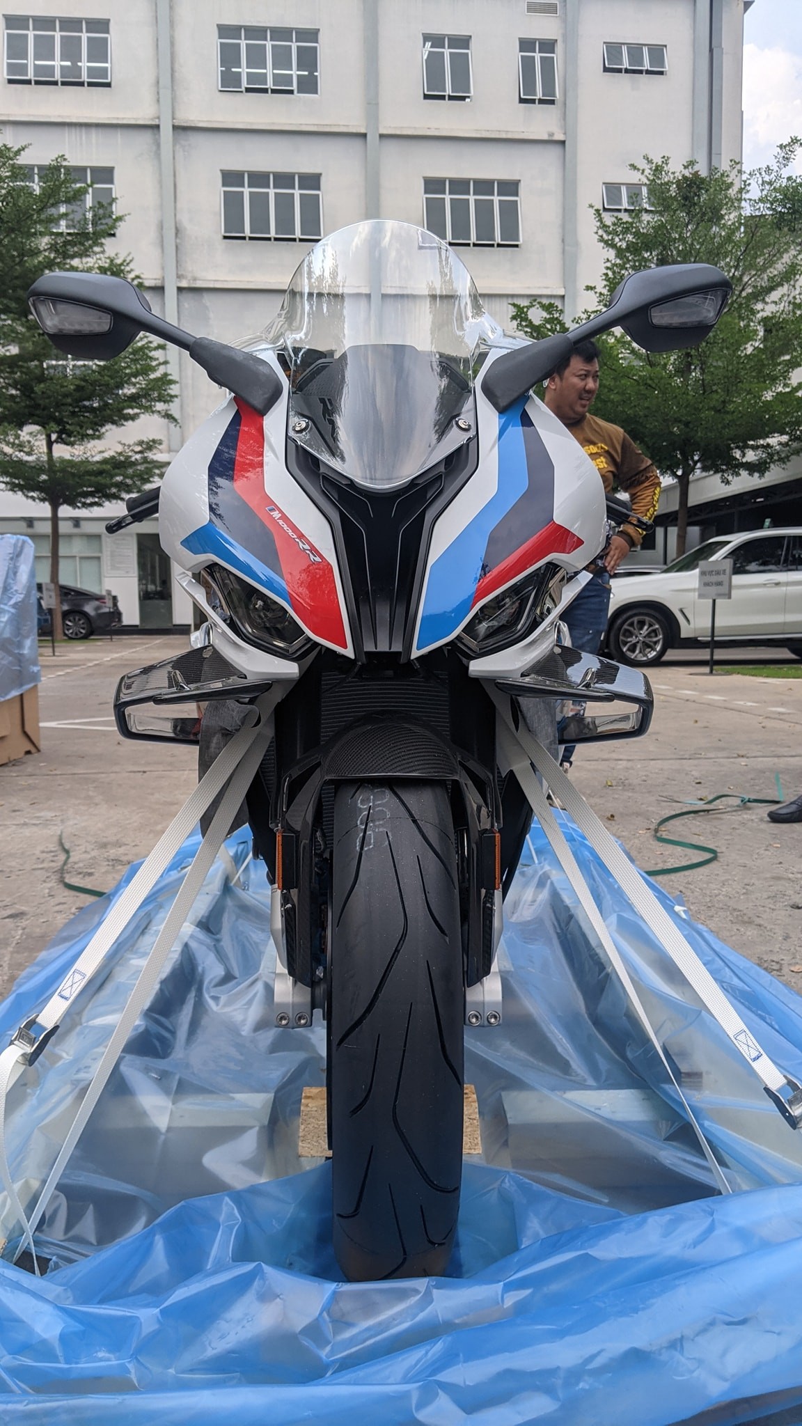 Superbike BMW M 1000 RR giá 1,6 tỷ đồng tại Việt Nam Superbike BMW M 1000 RR giá 1,6 tỷ đồng tại Việt Nam