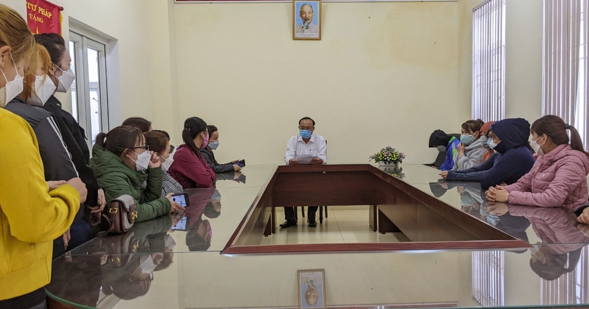 Đà Nẵng: Người lao động đến trụ sở cơ quan thi hành án xin nhận tiền nợ lương, nợ BHXH Đà Nẵng: Người lao động đến trụ sở cơ quan thi hành án xin nhận tiền nợ lương, nợ BHXH