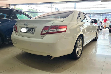 Toyota Camry 13 tuổi giữ giá nhờ biển Toyota Camry 13 tuổi giữ giá nhờ biển