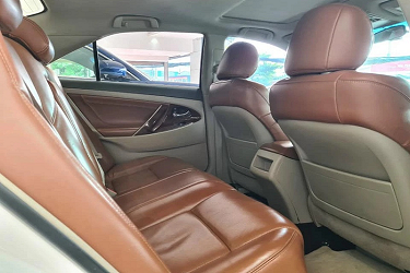 Toyota Camry 13 tuổi giữ giá nhờ biển Toyota Camry 13 tuổi giữ giá nhờ biển