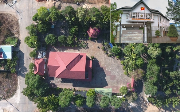 Ngôi nhà 4 mặt tiền