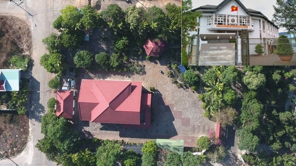 Ngôi nhà 4 mặt tiền