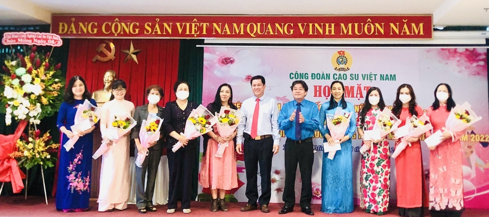 Công đoàn Cao Su Việt Nam tổ chức nhiều hoạt động ý nghĩa tri ân lao động nữ Công đoàn Cao Su Việt Nam tổ chức nhiều hoạt động ý nghĩa tri ân lao động nữ