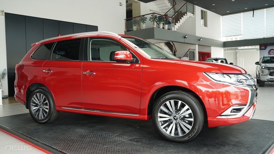 Cận cảnh Mitsubishi Outlander 2022 vừa được ra mắt
