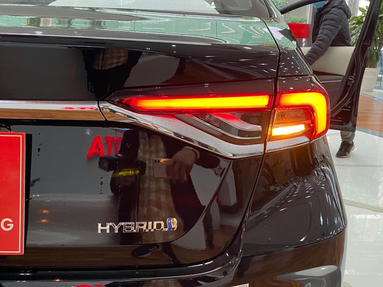 Hình thực tế Toyota Corolla Altis tại đại lý Hình thực tế Toyota Corolla Altis tại đại lý