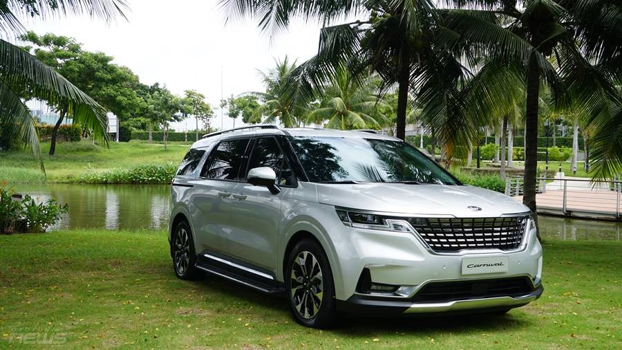 XE CỦA NĂM 2022: Kia Carnival đang được yêu thích hơn Mitsubishi Xpander