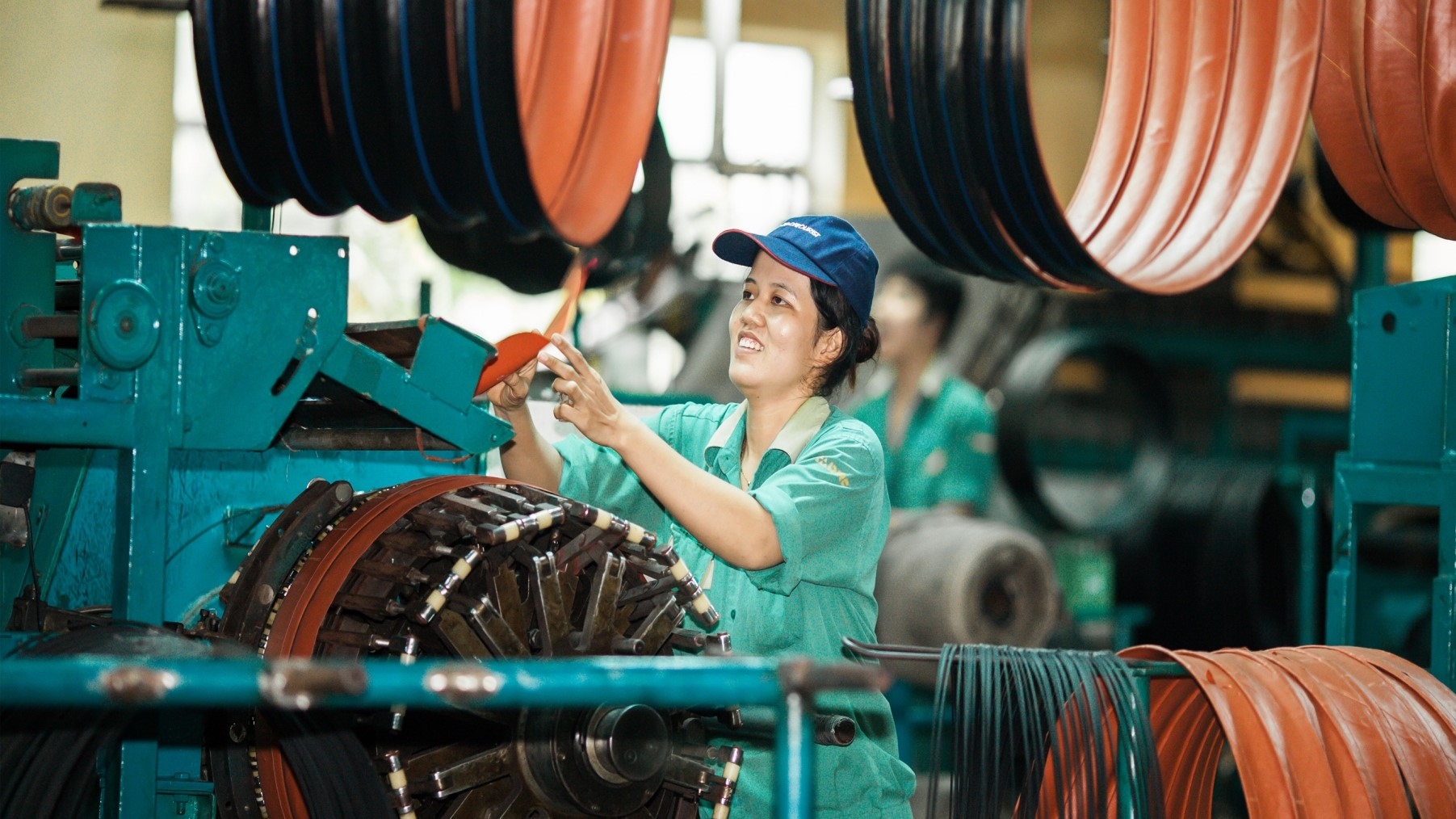 Nên để F0 là công nhân trong các nhà máy đi làm Nên để F0 là công nhân trong các nhà máy đi làm