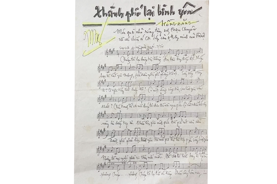 Hoa sữa thôi rơi... Hoa sữa thôi rơi...