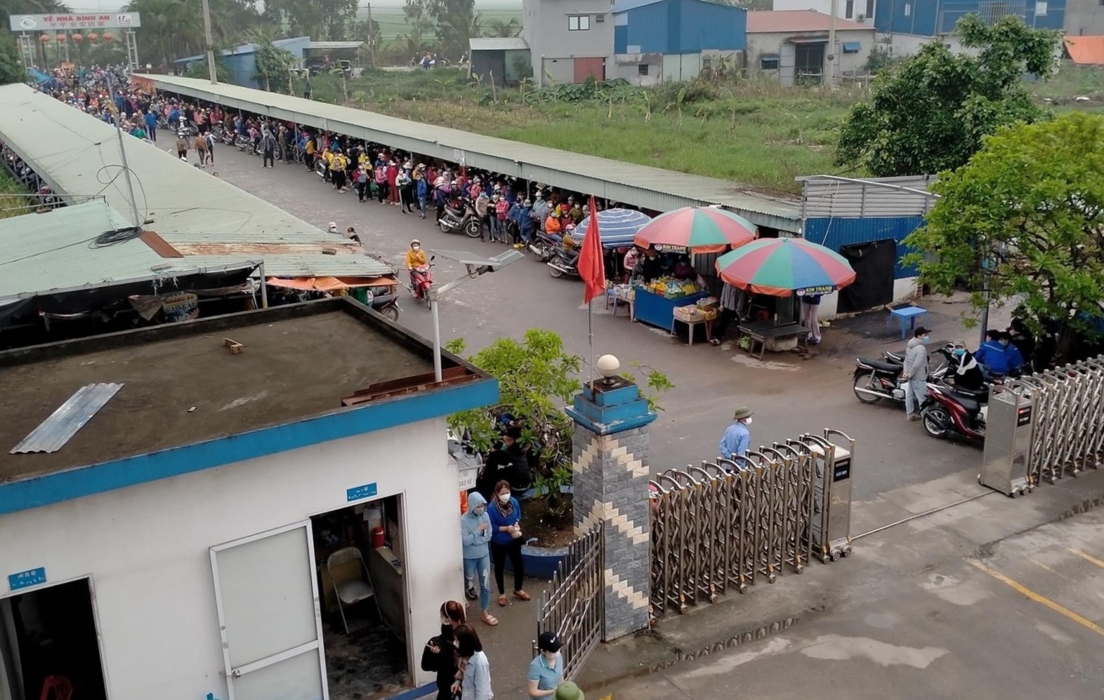 Vụ ngừng việc ở Hải Phòng: Công ty ra thông báo điều chỉnh chế độ cho công nhân