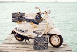 Vespa 946 Christian Dior bị đẩy giá lên tới 2 tỷ đồng