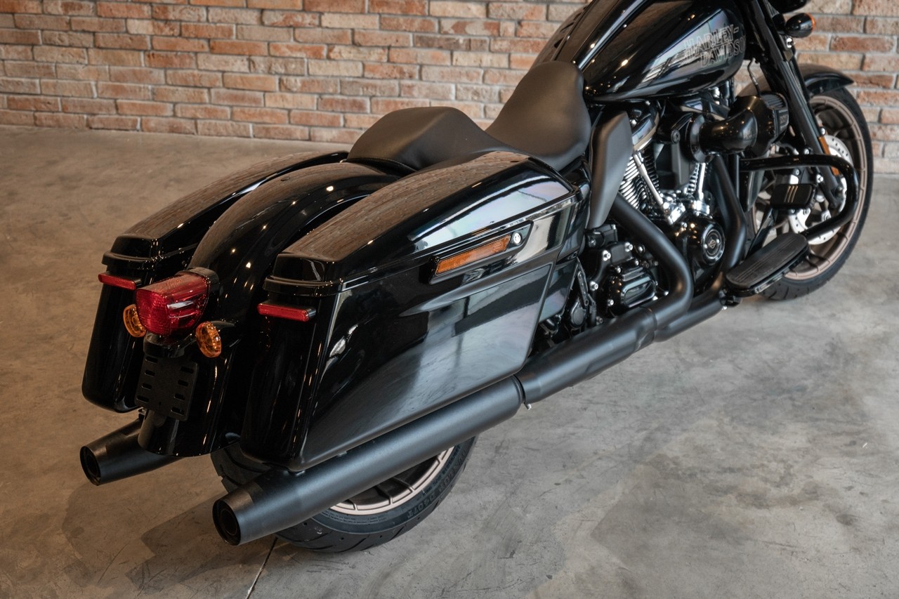 Harley-Davidson giới thiệu cặp đôi xe touring đồng giá 1,219 tỷ đồng Harley Davidson giới thiệu cặp đôi xe touring đồng giá 1,219 tỷ đồng