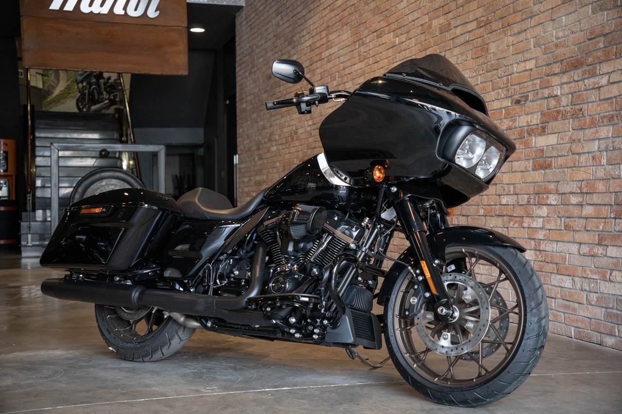 Harley-Davidson giới thiệu cặp đôi xe touring đồng giá 1,219 tỷ đồng Harley-Davidson giới thiệu cặp đôi xe touring đồng giá 1,219 tỷ đồng