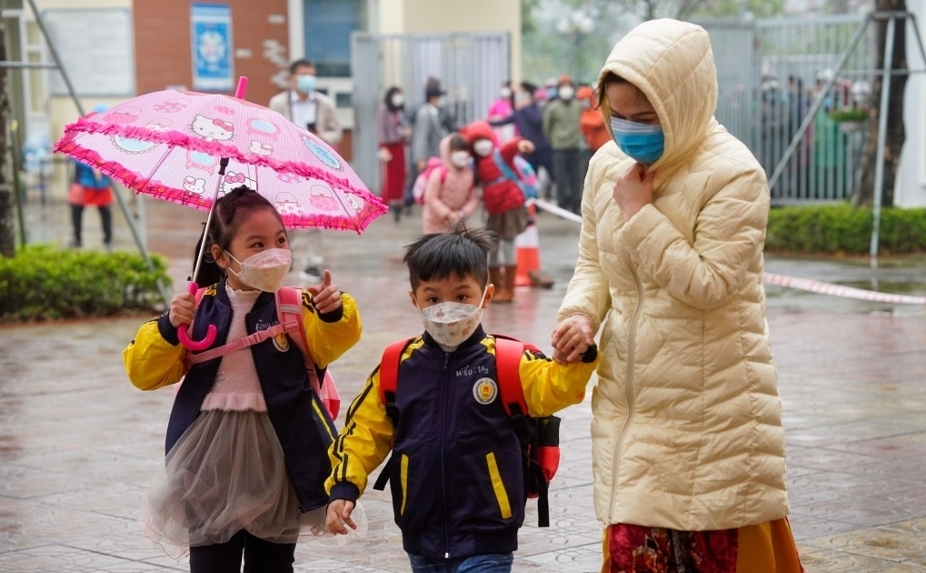 Trẻ đến trường: Xin đừng “quay xe”!