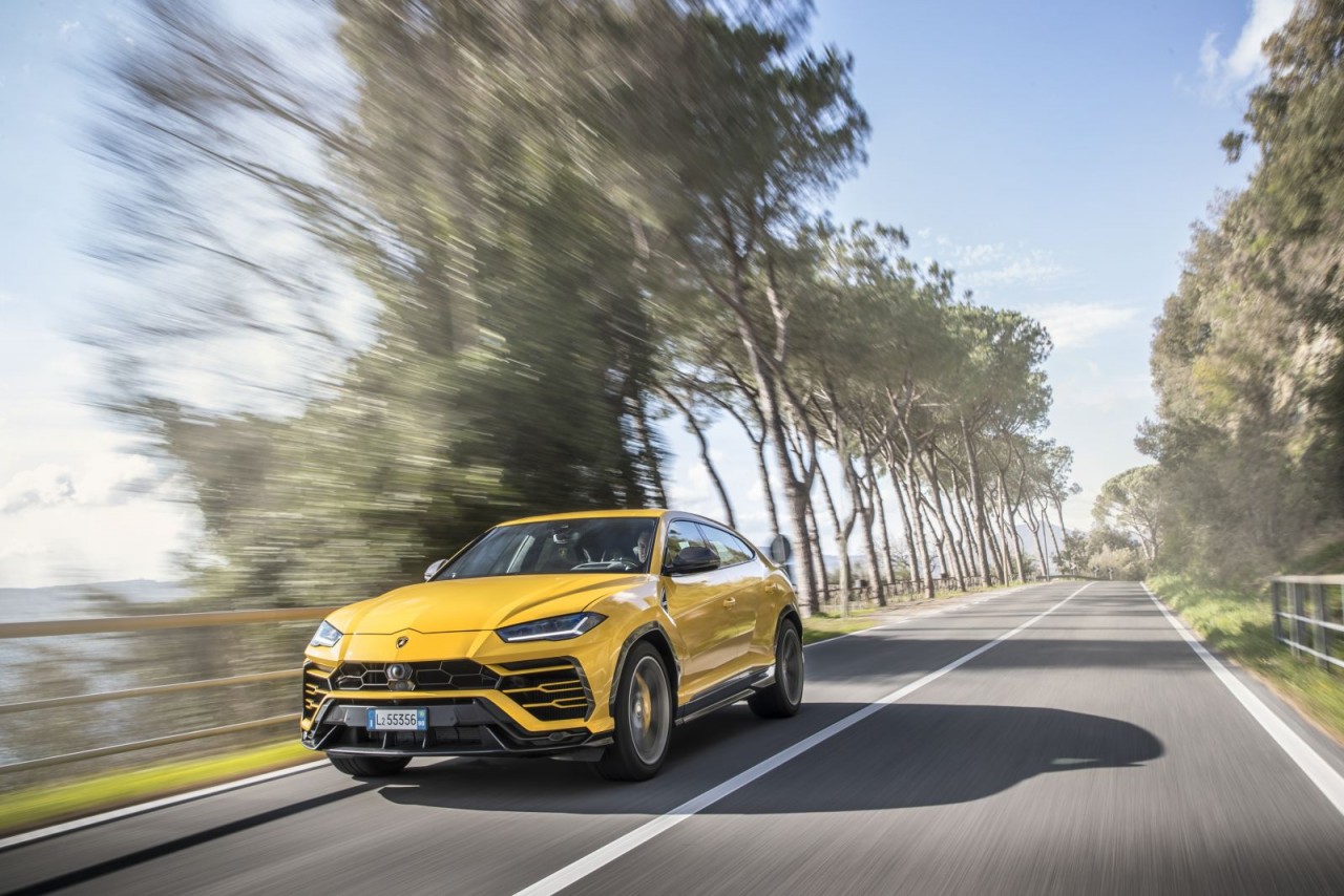 Lamborghini Urus chính hãng, có giá 13,1 tỷ đồng